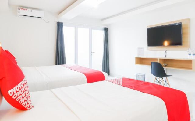 OYO Flagship 210 Amethyst Kemayoran Near RSUD Pademangan