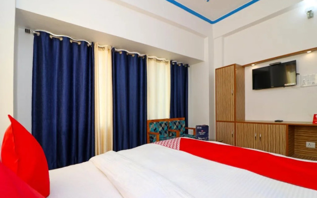 OYO 26832 Hotel Ratnodaya