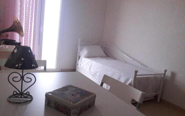 Alexia's house