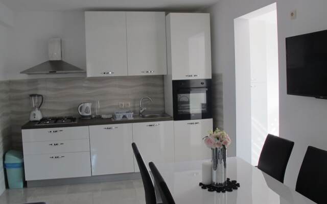 Comfortable 2 Bedroom Apartment