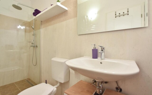 Amazing Home in Pucisca With 3 Bedrooms, Wifi and Outdoor Swimming Pool