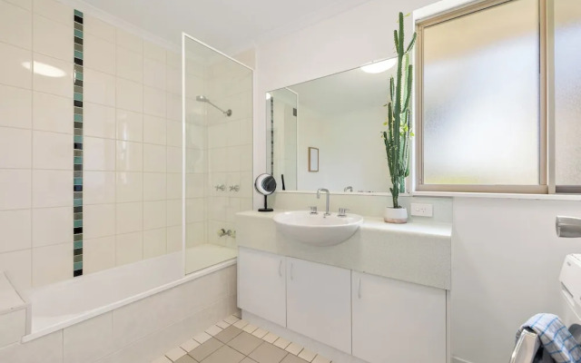 Azure Cove 2BRM in Miami