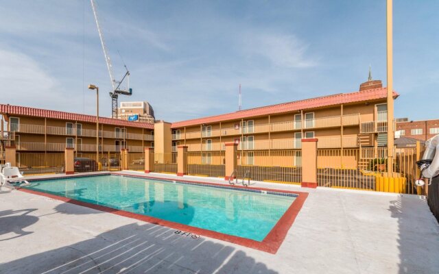 The Inn at Alamo / Riverwalk / Convention Center
