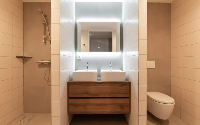 Apartment With Breathtaking Views of the City