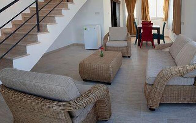 Fairmont Holiday Village