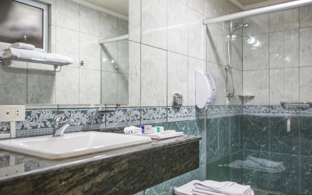 Astron Suítes São José dos Pinhais by Nobile