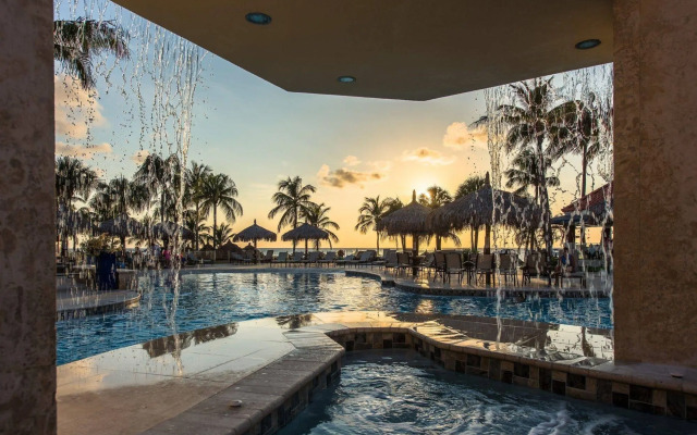 Playa Linda Beach Resort