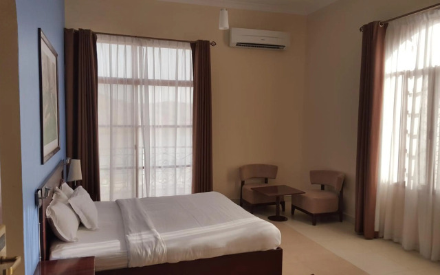 Al Ayjah Plaza Hotel