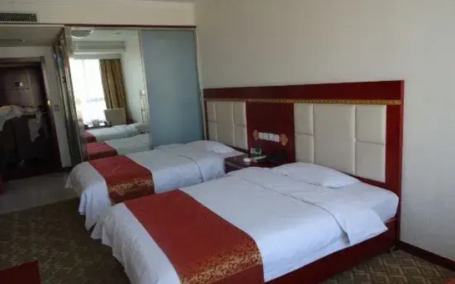Hejin XinGeng  JinDing Hotel