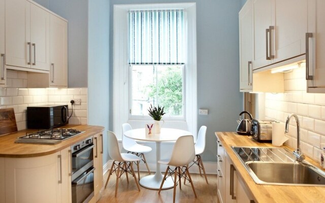 Edinburgh Serviced Apartment