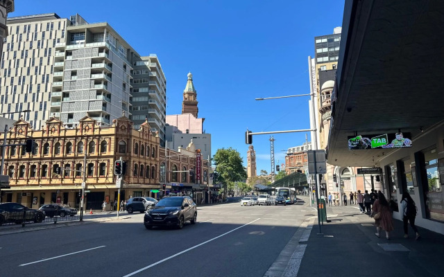 Sydney Riseon Hotel
