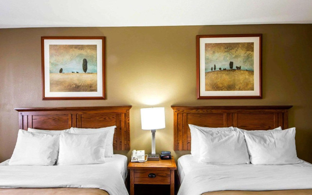 Comfort Inn & Suites Ponca City near Marland Mansion