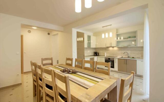 Luxury Villa Olivia with pool , 200m from the beach