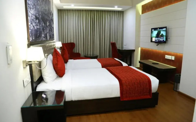 OYO Premium Ptl Chowk Phase 5 Mohali(Cha095)