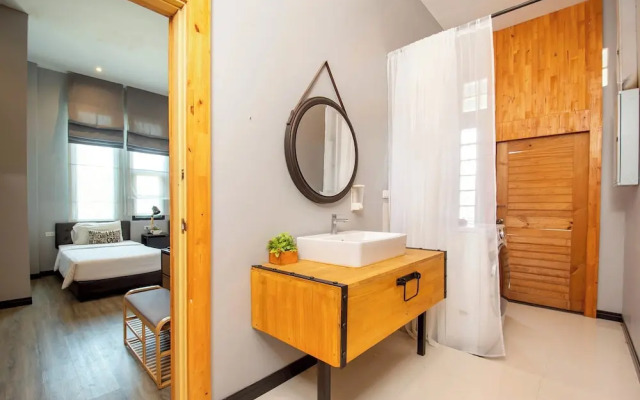 Penny - Farthing Pool Villa