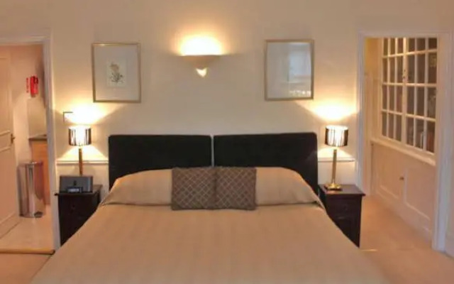 51 Kensington Court Service Apartments