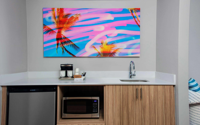 Radisson Resort Miami Beach