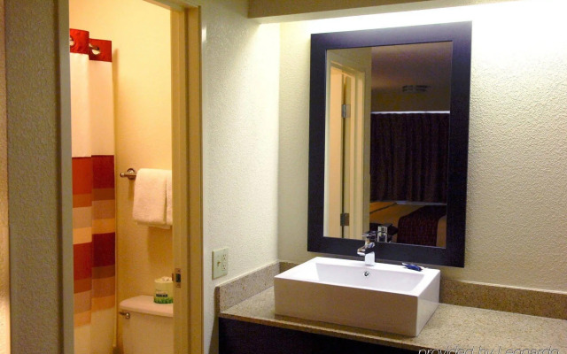 Red Roof Inn PLUS+ Secaucus - Meadowlands - NYC