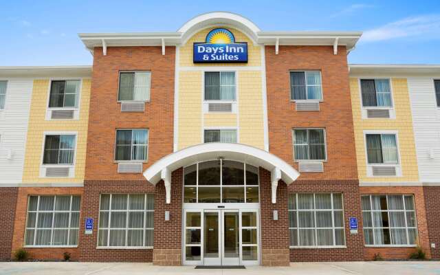 Days Inn & Suites by Wyndham Caldwell