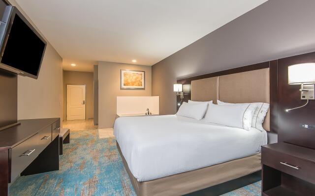 Holiday Inn Express & Suites Norwood-Boston Area by IHG