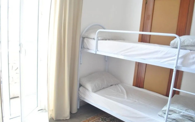 Sunrise Hostel & Rooms