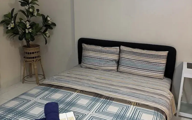 Carnivale Inn Staycations