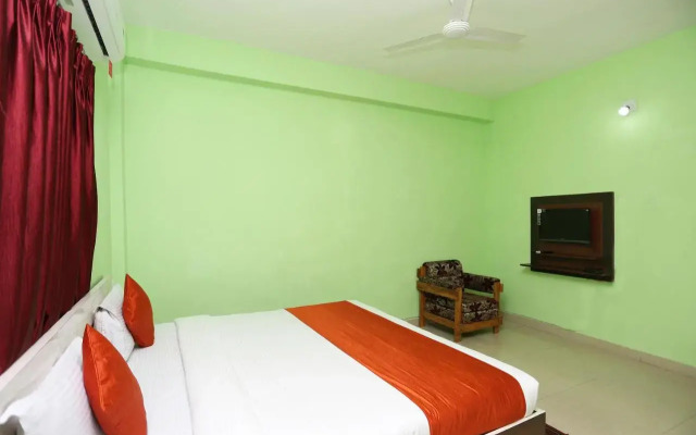 OYO Flagship 4720 Ma Guest House 2