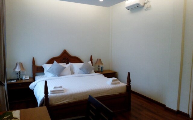 Mrauk U Hotel