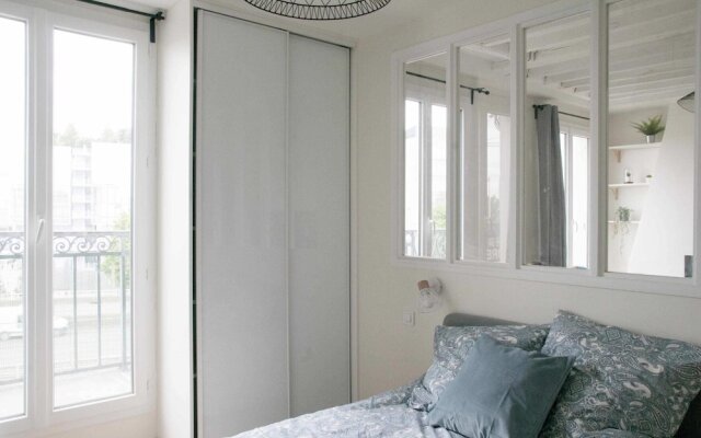Renovated Apartment on the Outskirts of Paris