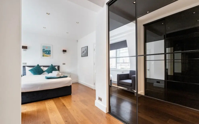 Stylish 2BR 2BA by the Heart of Soho