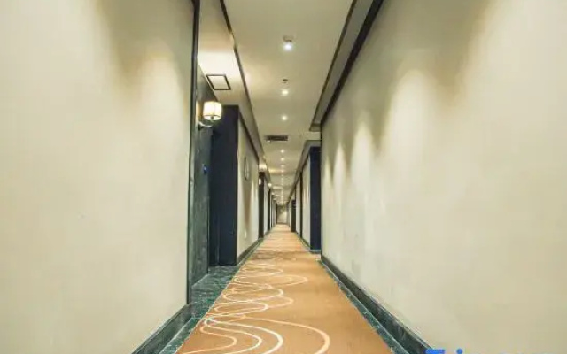 Xana Hotelle (Xining Haihu New District Wanda Plaza Branch)