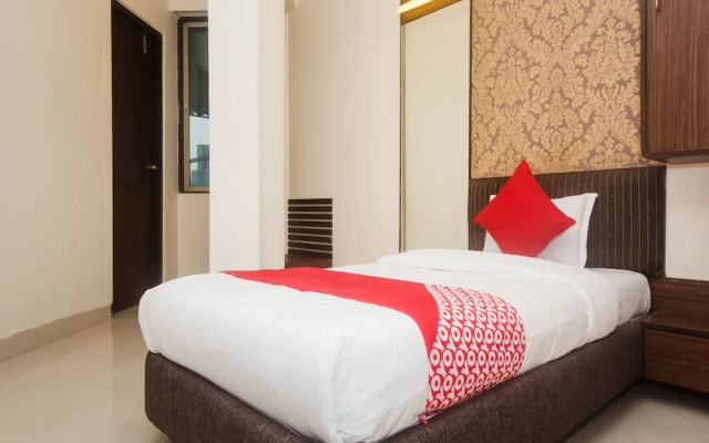 OYO 4173 Dolphin Club