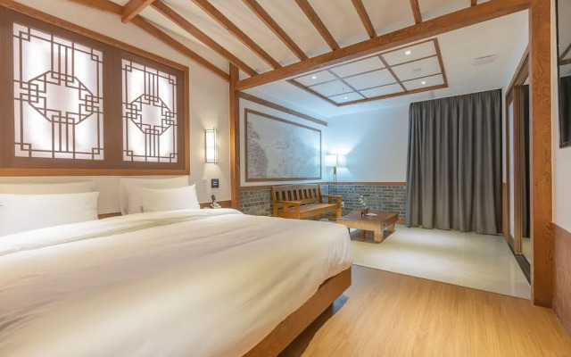 Nomad Hotel