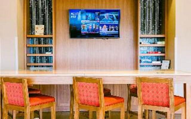 Faro Blanco Resort & Yacht Club Marathon, Curio by Hilton