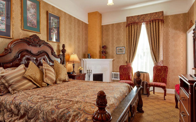 Queen Anne Hotel