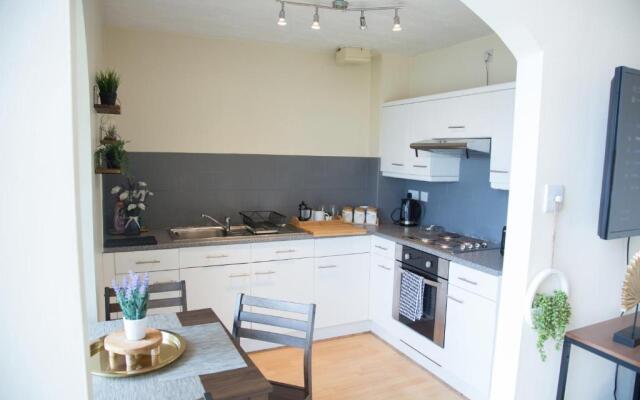 Central Penthouse in Converted Church - Free parking - Free WiFi