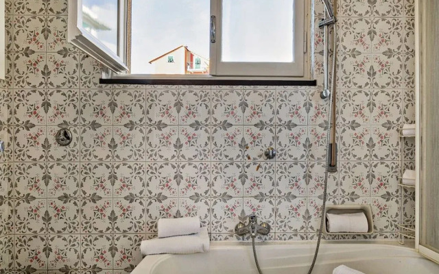 Homey Seaview Apartment