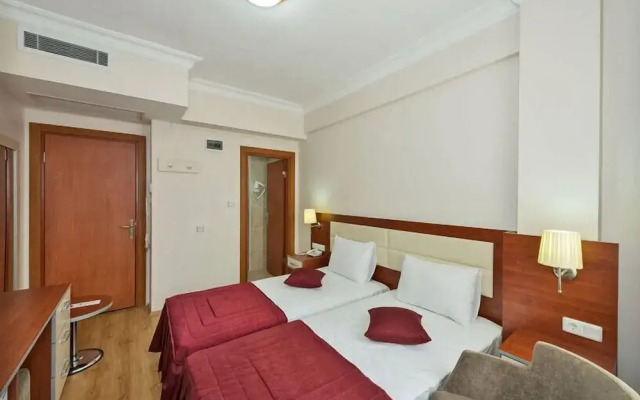 La Garden Hotel