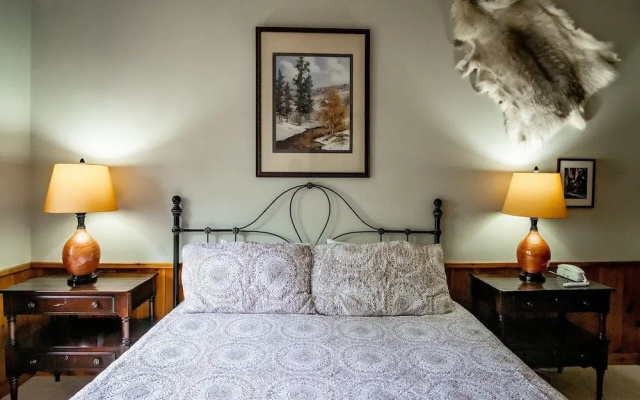 Autumn Mountain Stay Whistlepunk 32, 4BR + Loft