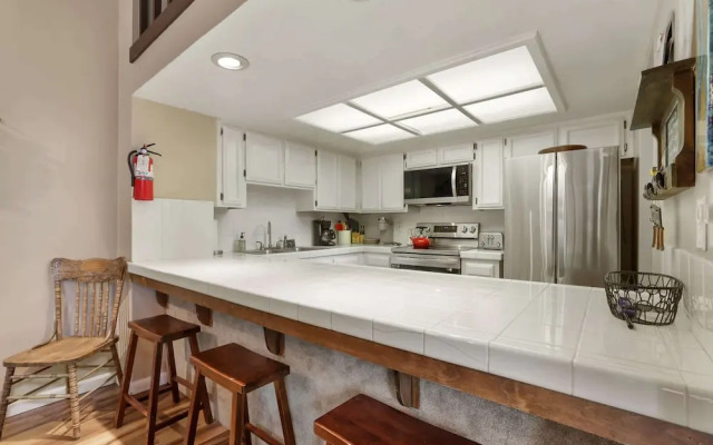 Heavenly Haven - Hot Tub + Seasonal HOA Pool