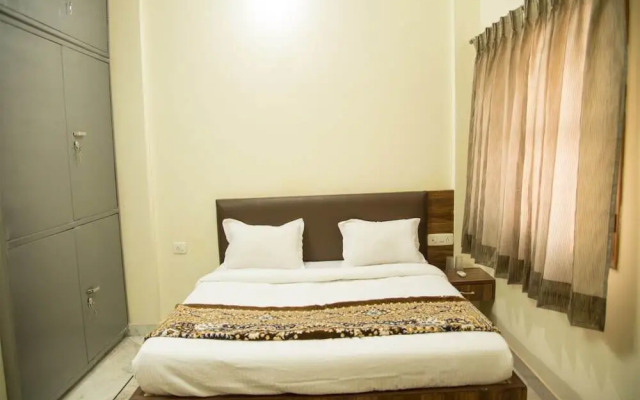 Urvi Apartments by OYO Rooms