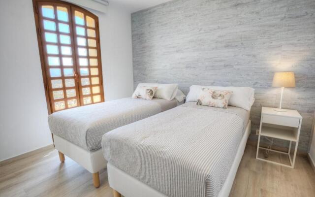 Desert Springs Apartment 355