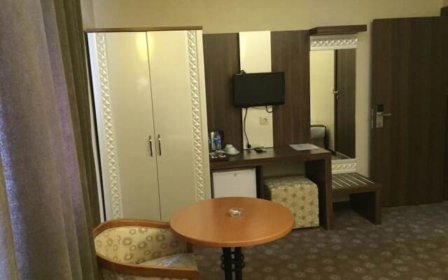 Cenas Hotel
