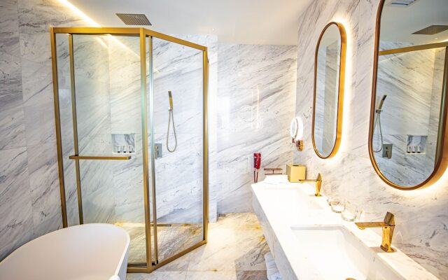 YOHO Resorts World Hotel