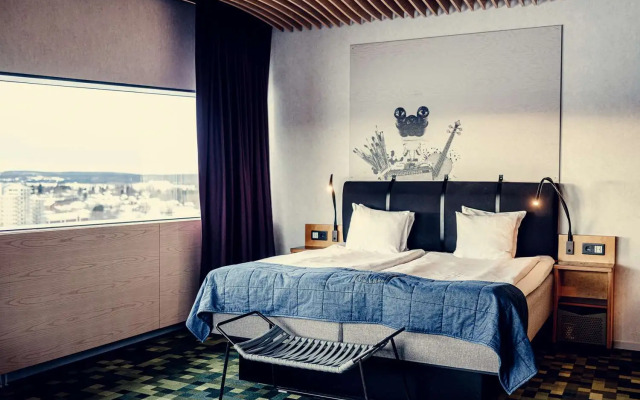 Ume, Bw Signature Collection