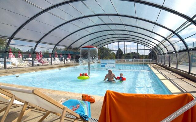 Camping LE VILLAGE PARISIEN****