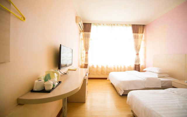 Xinweicheng Hotel (Guangzhou Shixi Subway Station)
