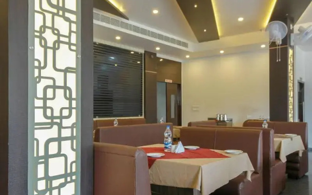 Le Moshe Inn by OYO Rooms
