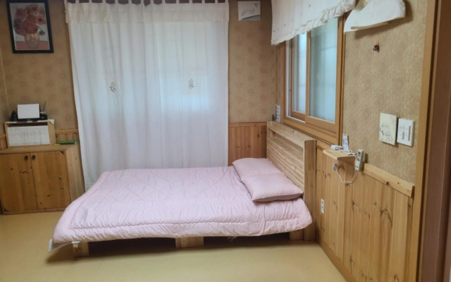 Damyang Lara 345 Pension