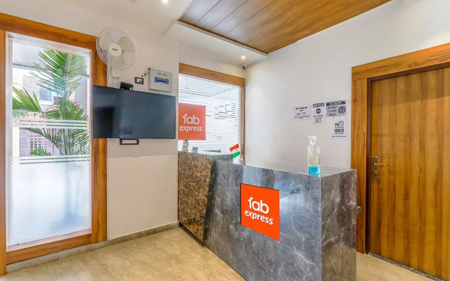 FabExpress Global Inn Gold